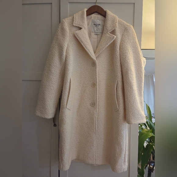 Abercrombie & Fitch Women's Teddy Jacket in Cream - Picture 4 of 4